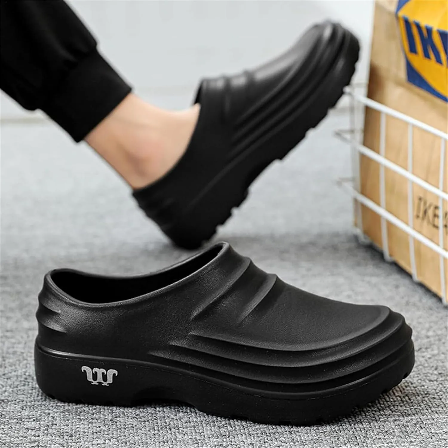 Armadillo Clogs for Nurses Chef Shoes Unisex Oil Resistant for Men Non Slip Work Shoes Women Food Service Comfortable Lightweight Nursing Shoe Waterproof Soft Beach Driving Sandals with Arch Support